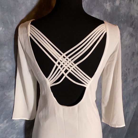 Tobi 3/4 Sleeve Dress / Cute crisscross back - Picture 2 of 16